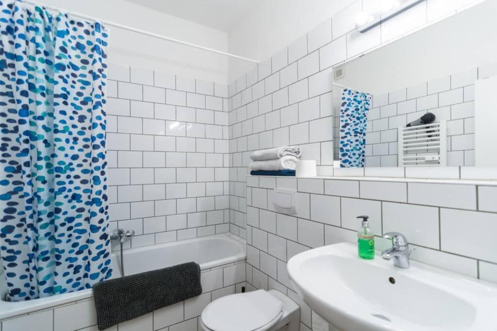 Apartment 120 Qm -3 Schlafzimmer-2 Baeder- Fuer 7 Gaeste Дюселдорф Екстериор снимка